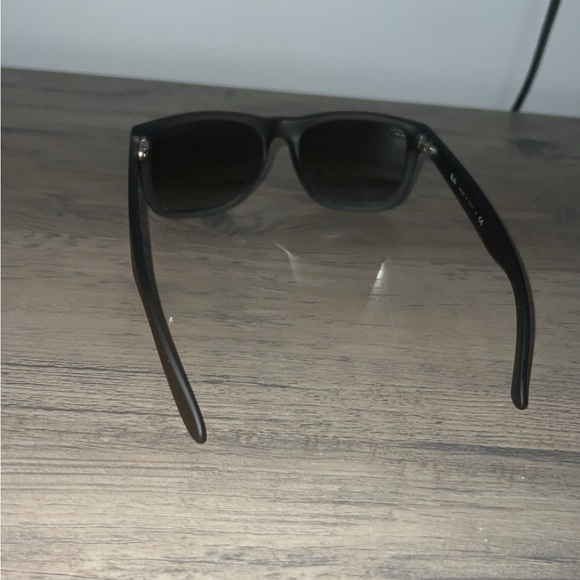 RAY-BAN JUSTIN CLASSIC SUNGLASSES - Picture 4 of 4